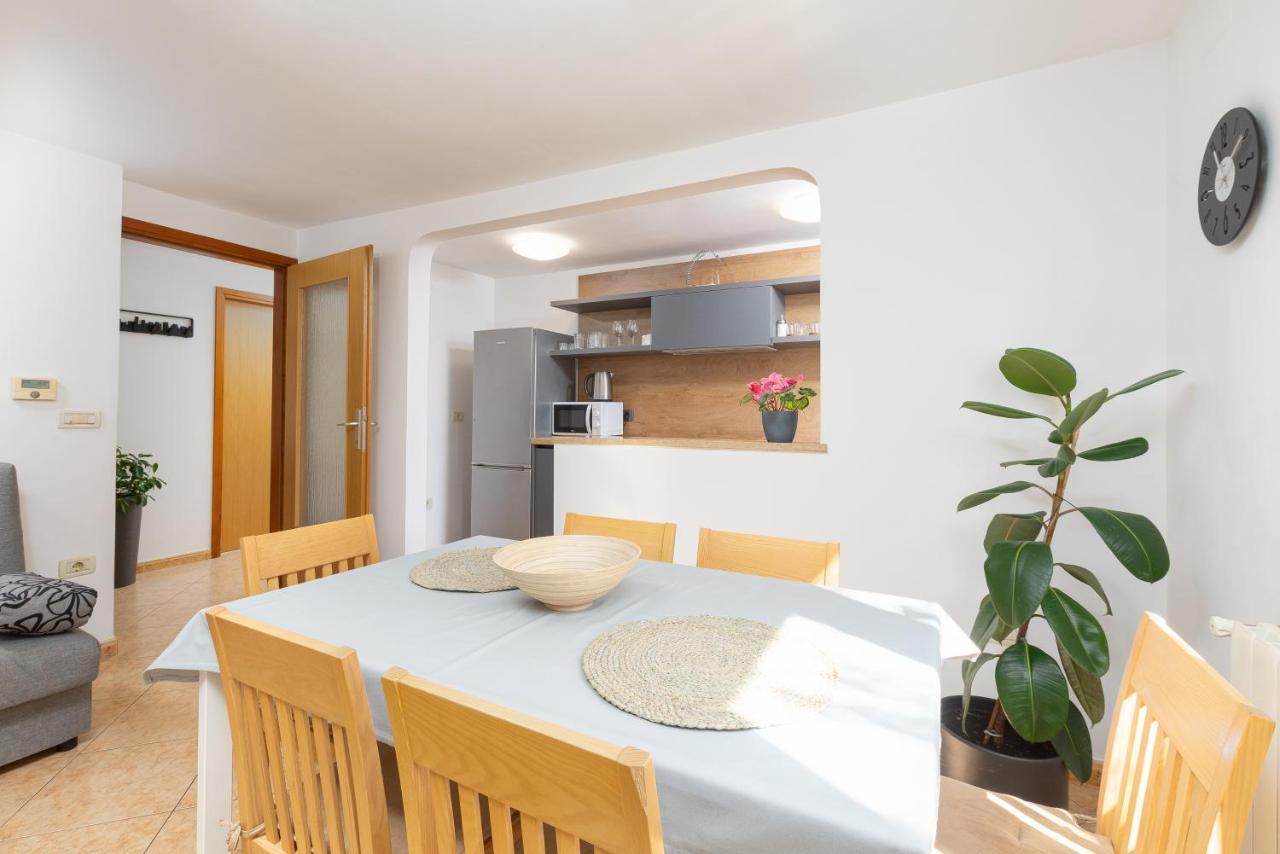 Apartment Dragonja Pula Bagian luar foto